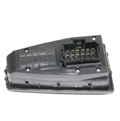 Pour les véhicules à moteur électrique à combustion interne, le commutateur de vitre d'alimentation est utilisé.